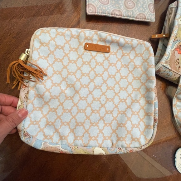 Dana's 4 piece organizer bag, new condition - Picture 7 of 16